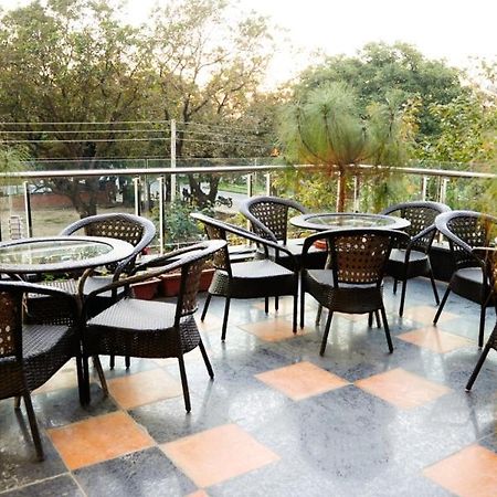 Hotel Jullundur 18 Chandigarh Luaran gambar