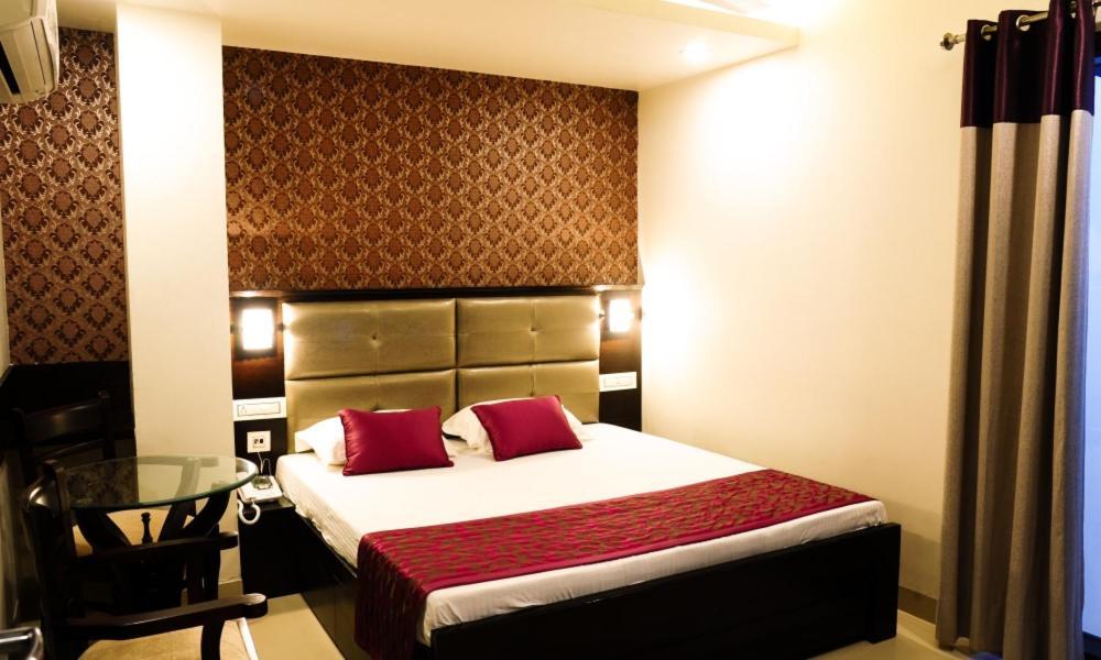Hotel Jullundur 18 Chandigarh Luaran gambar